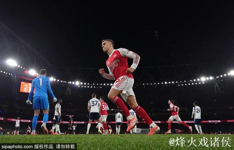 马杜埃凯获评欧冠之星：世界波与头球双响